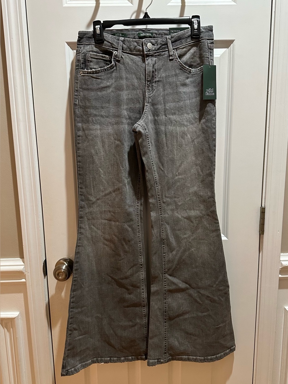 NEW Wild Fable Gray Mid-Rise Flare Jeans sz. 8